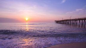 Beautiful Sea Gem - Condo w pool